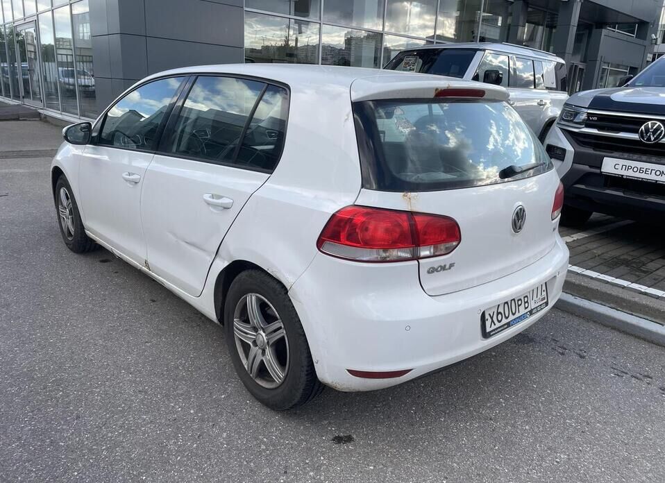 Volkswagen Golf 1.6 AMT (102 л.с.)