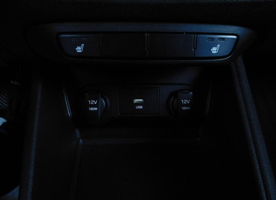 Hyundai Solaris, II Рестайлинг 1.6 MT (123 л.с.)