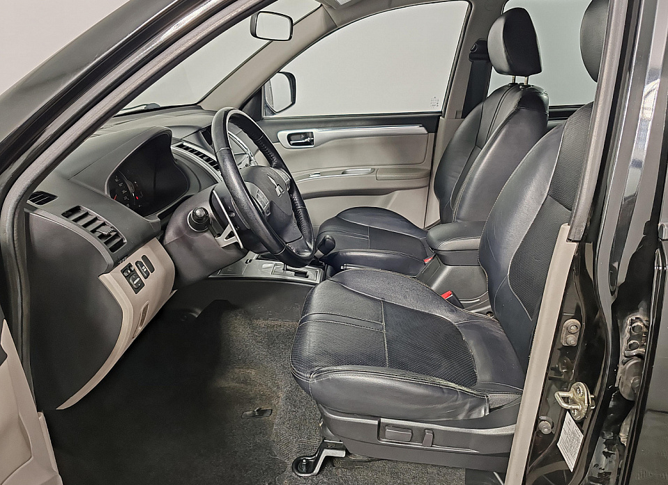 Mitsubishi Pajero Sport, II 3.0 AT (220 л.с.) 4WD