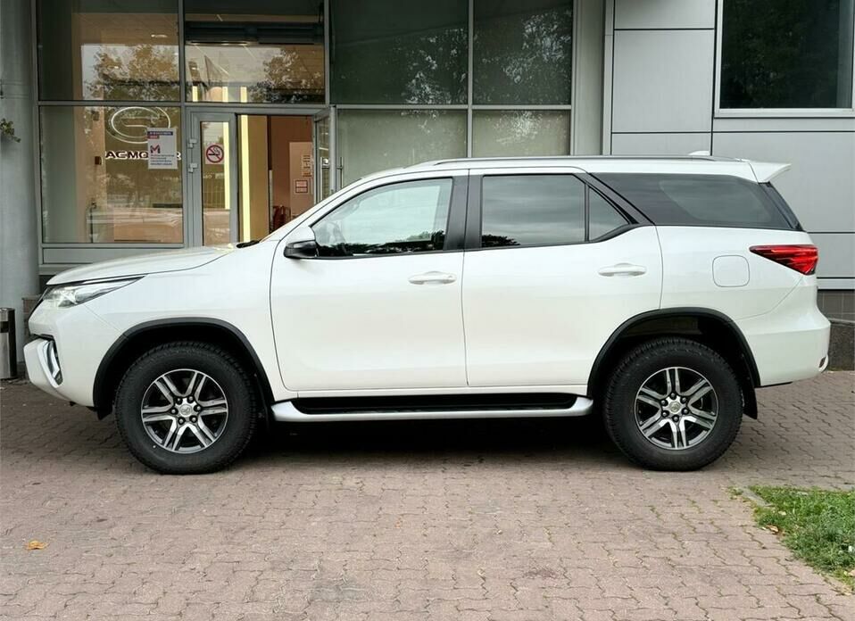 Toyota Fortuner 2.8d AT (177 л.с.) 4WD