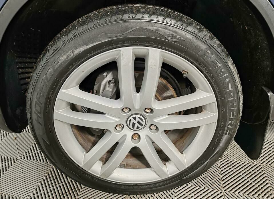 Volkswagen Touareg 3.0d AT (245 л.с.) 4WD