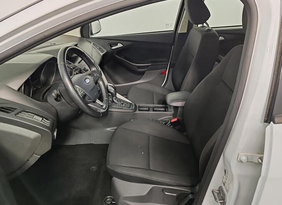 Ford Focus, III Рестайлинг 1.6 AMT (125 л.с.)