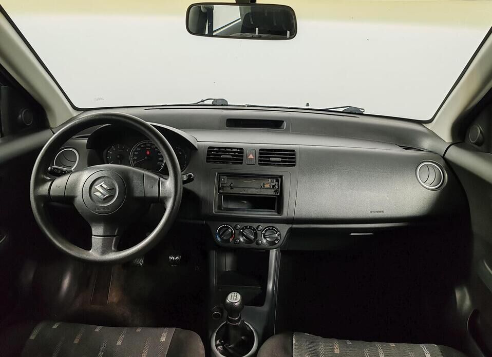 Suzuki Swift, III 1.3 MT (92 л.с.)