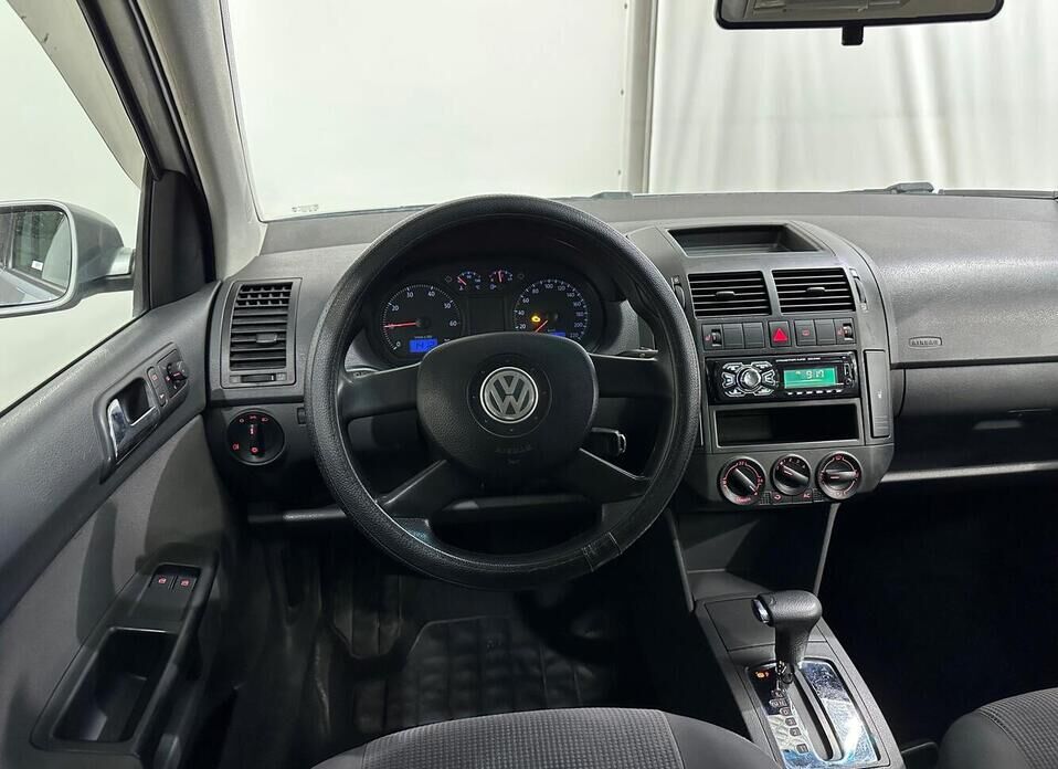 Volkswagen Polo, IV Рестайлинг 1.4 AT (75 л.с.)