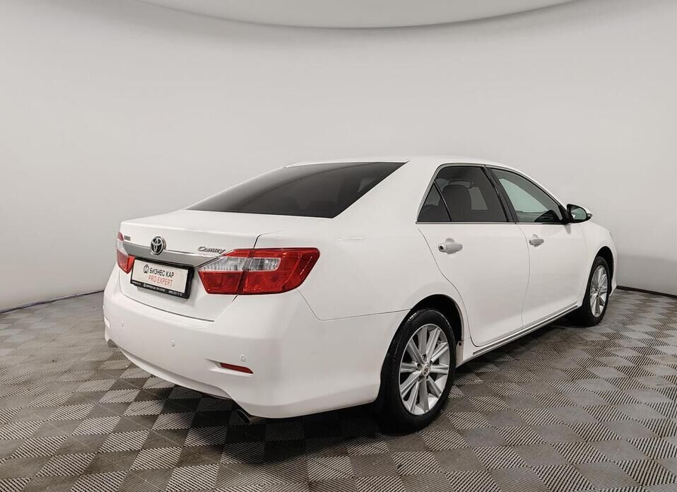 Toyota Camry, VII (XV50) 2.5 AT (181 л.с.)