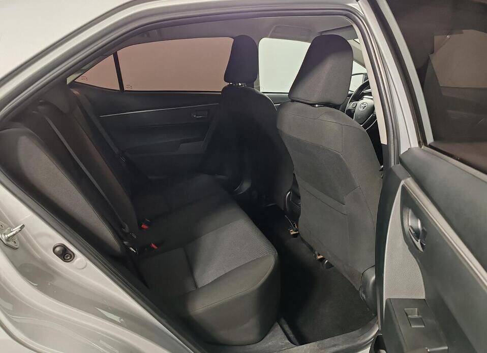 Toyota Corolla, XI (E160, E170) 1.6 CVT (122 л.с.)