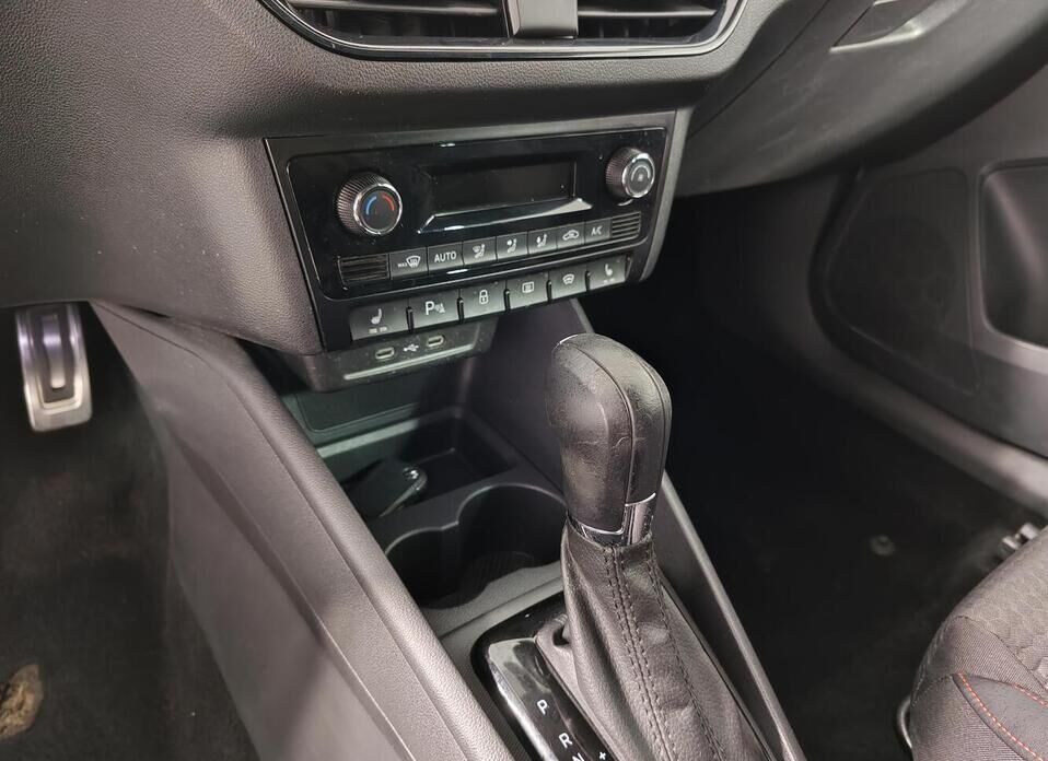 Volkswagen Polo, VI 1.4 AMT (125 л.с.)