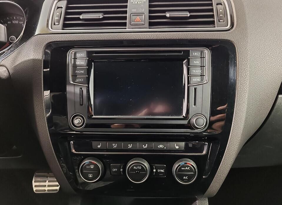 Volkswagen Jetta, VI Рестайлинг 1.4 AMT (125 л.с.)