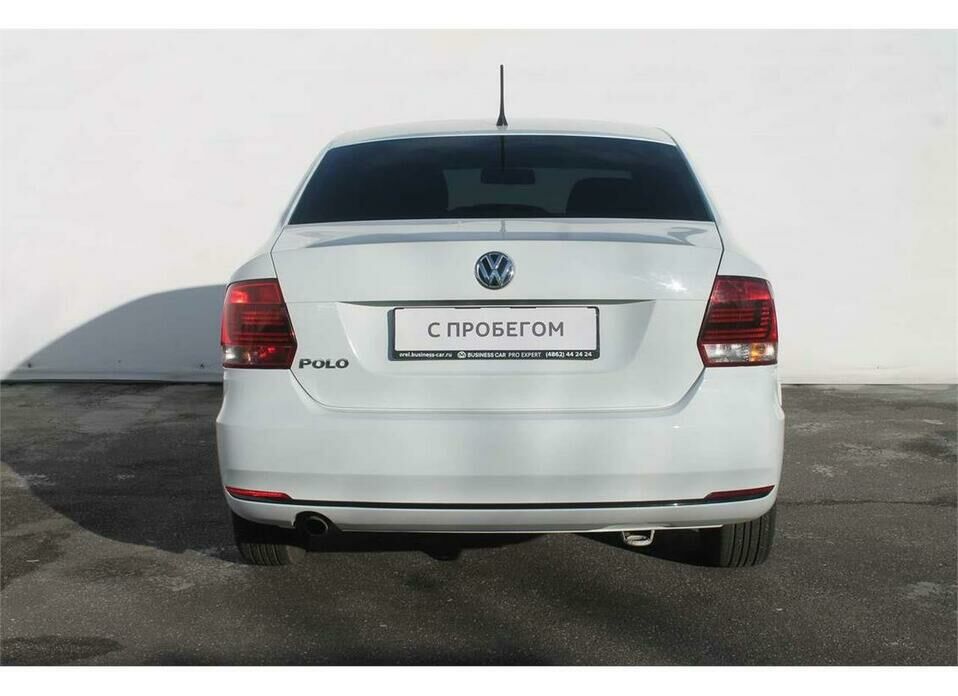 Volkswagen Polo 1.6 MT (110 л.с.)