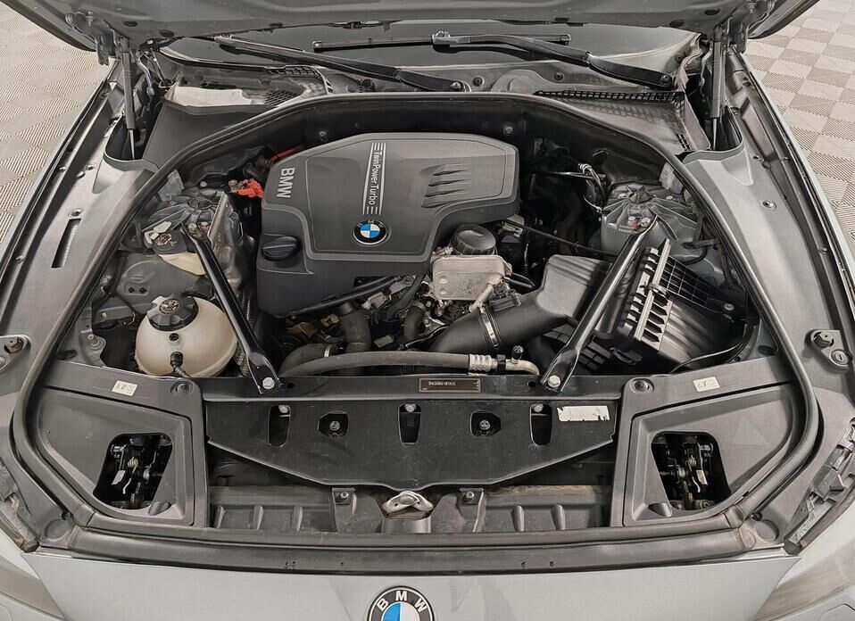 BMW 5 серии, VI (F10/F11/F07) 528i xDrive 2.0 AT (245 л.с.) 4WD