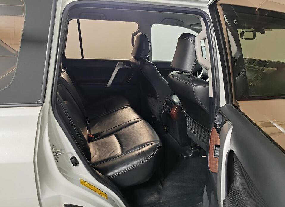 Toyota Land Cruiser Prado, 150 Series Рестайлинг 1 3.0d AT (173 л.с.) 4WD