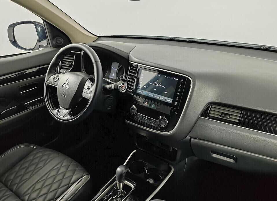 Mitsubishi Outlander, III Рестайлинг 3 2.0 CVT (146 л.с.)