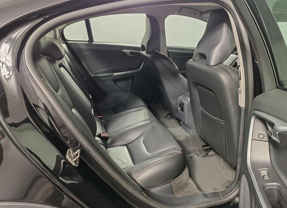 Volvo S60 Cross Country 2.0 AT (245 л.с.) 4WD