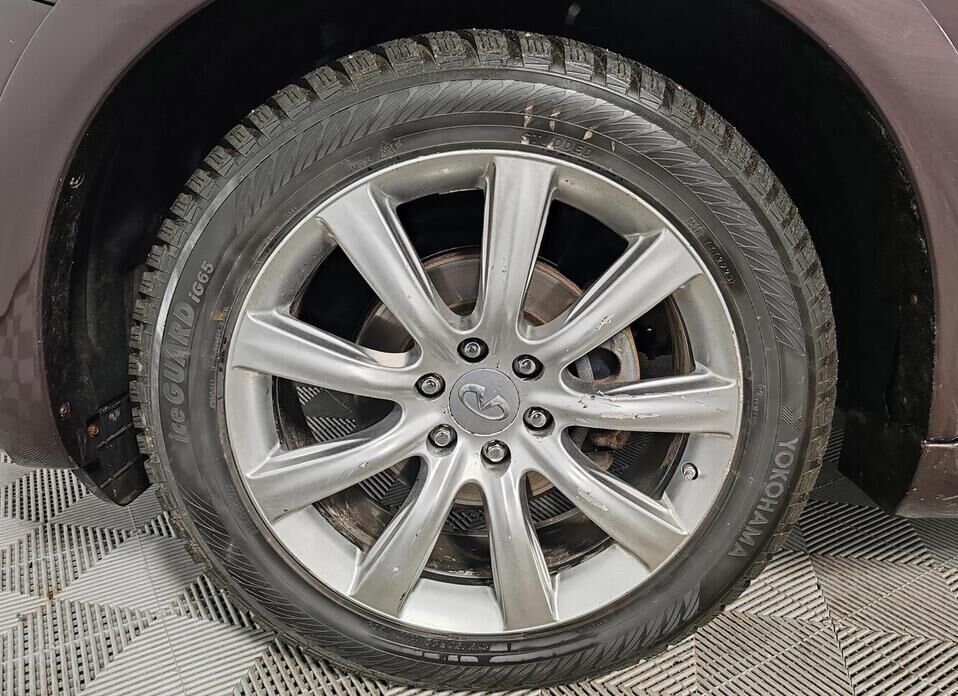 Infiniti QX80, I 5.6 AT (405 л.с.) 4WD