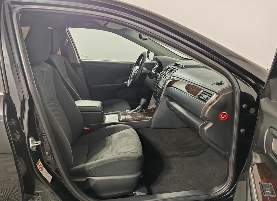 Toyota Camry, VII (XV50) Рестайлинг 2.5 AT (181 л.с.)