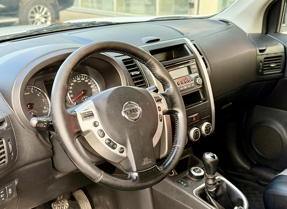 Nissan X-Trail, II Рестайлинг 2.0 MT (141 л.с.) 4WD