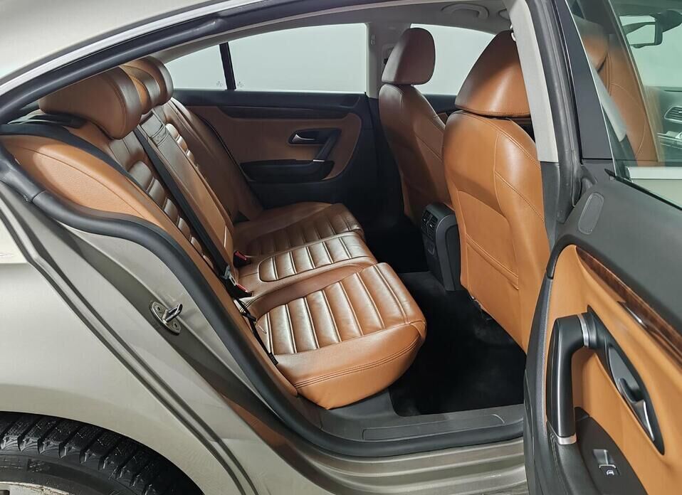 Volkswagen Passat CC 1.8 AMT (152 л.с.)