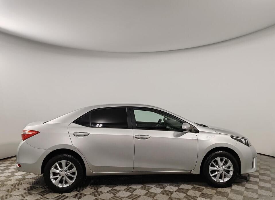 Toyota Corolla, XI (E160, E170) 1.6 CVT (122 л.с.)