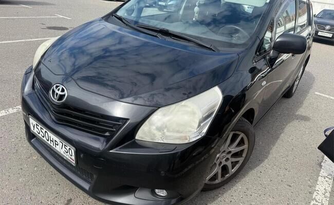 Toyota Verso 1.8 CVT (147 л.с.)
