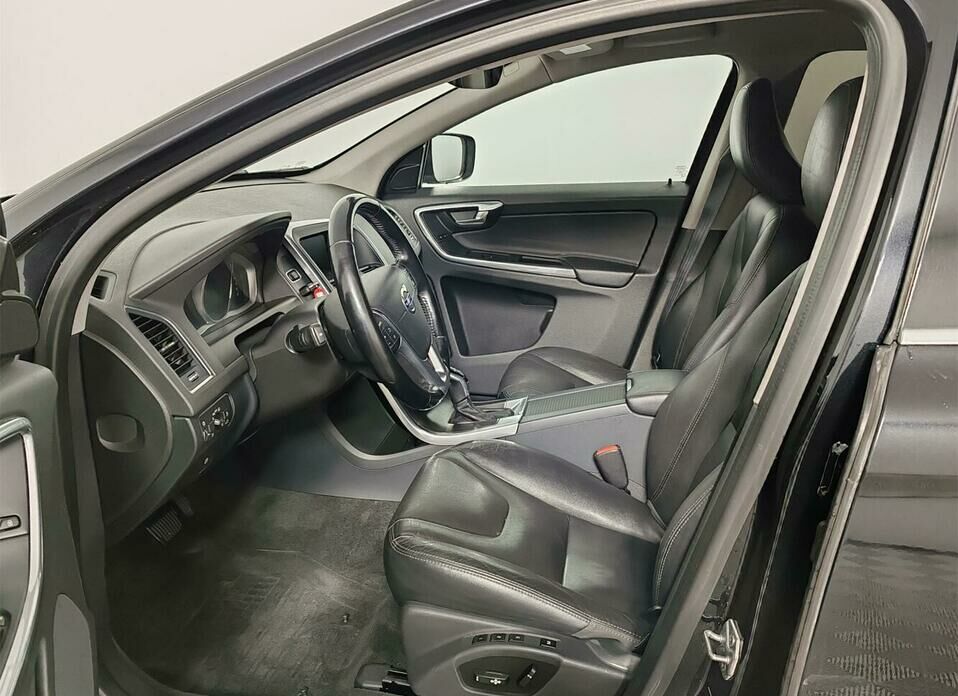 Volvo XC60 2.4d AT (215 л.с.) 4WD