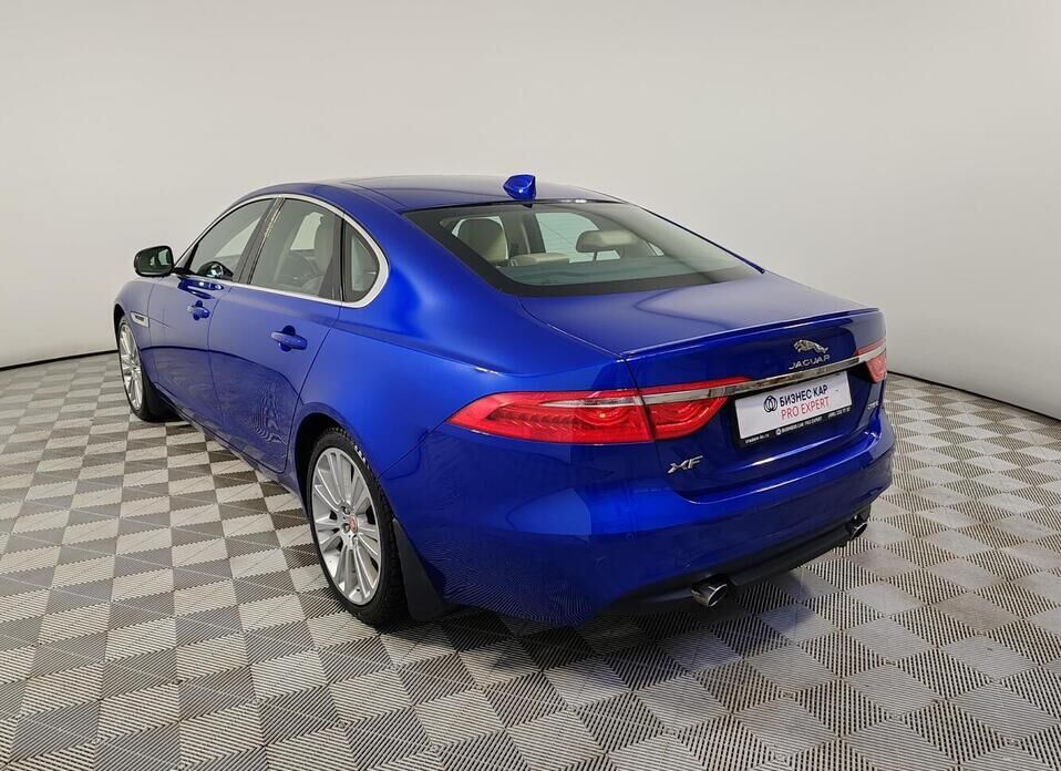 Jaguar XF, II 2.0 AT (200 л.с.)