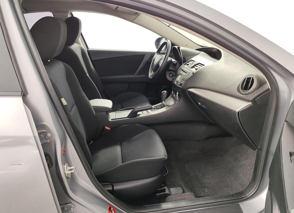 Mazda 3 1.6 AT (105 л.с.)