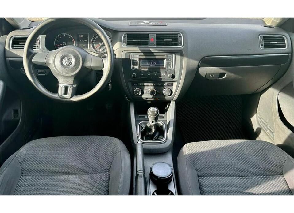 Volkswagen Jetta, VI 1.4 MT (122 л.с.)