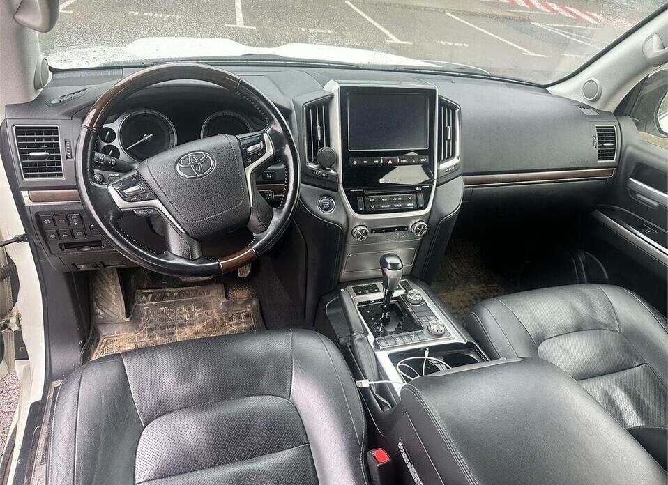Toyota Land Cruiser, 200 Series Рестайлинг 2 4.5d AT (249 л.с.) 4WD