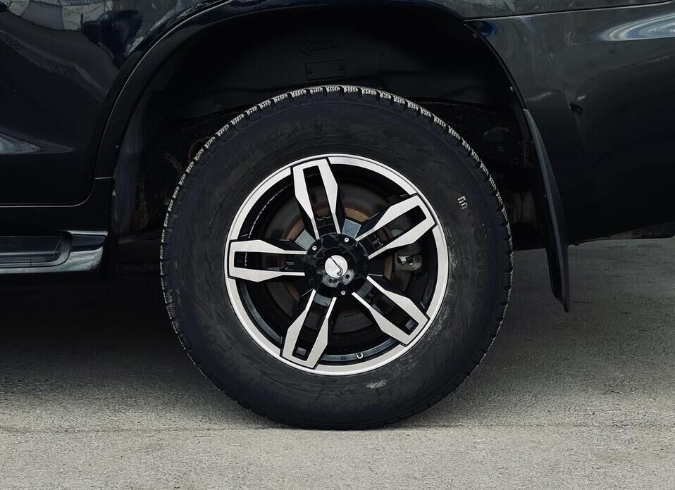 Toyota Land Cruiser, 200 Series Рестайлинг 2 4.5d AT (249 л.с.) 4WD