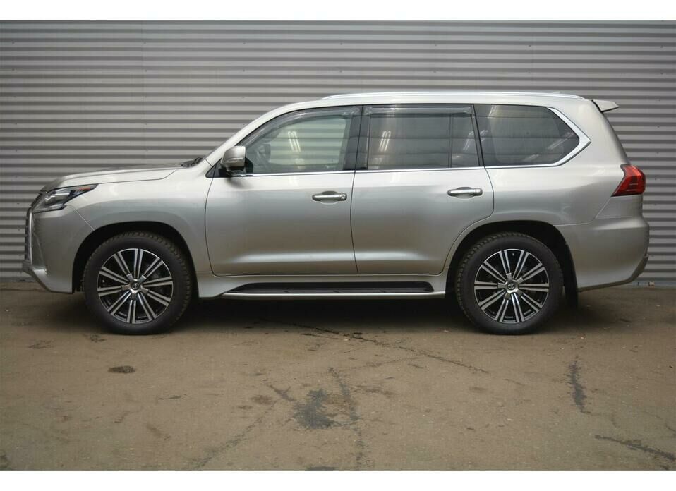 Lexus LX 570 5.7 AT (367 л.с.) 4WD