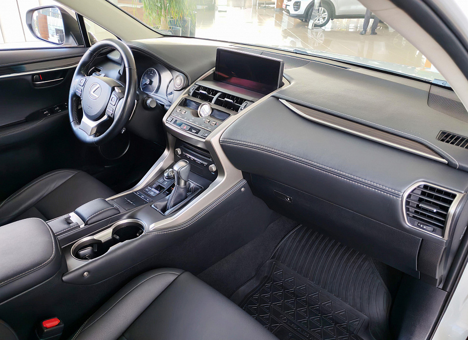Lexus NX, I Рестайлинг 200 2.0 CVT (150 л.с.) 4WD
