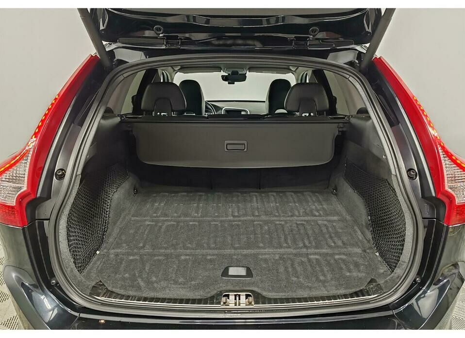 Volvo XC60 2.4d AT (215 л.с.) 4WD