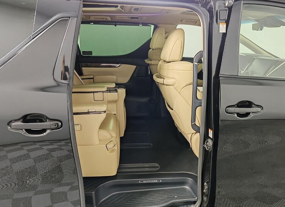 Toyota Alphard, III Рестайлинг 3.5 AT (300 л.с.)
