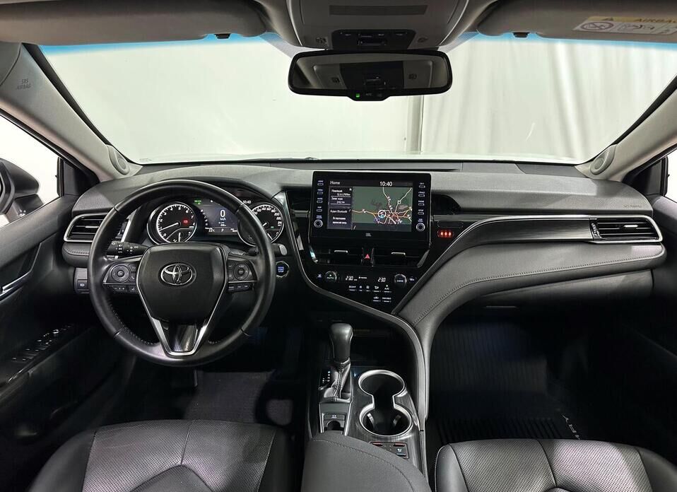 Toyota Camry 2.5 AT (200 л.с.)
