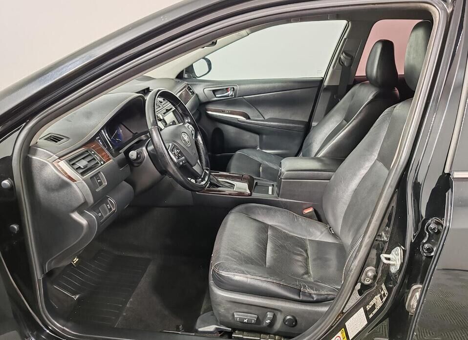 Toyota Camry, VII (XV50) Рестайлинг 2.5 AT (181 л.с.)