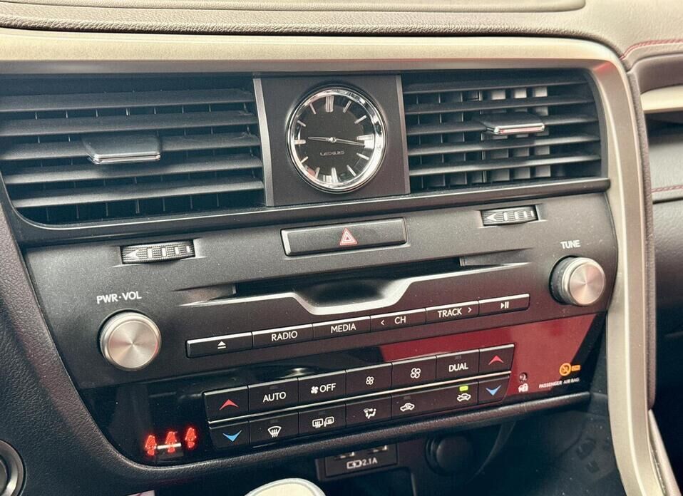 Lexus RX, IV Рестайлинг 300 2.0 AT (238 л.с.) 4WD