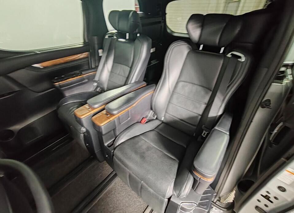 Toyota Alphard, III 3.5 AT (275 л.с.)