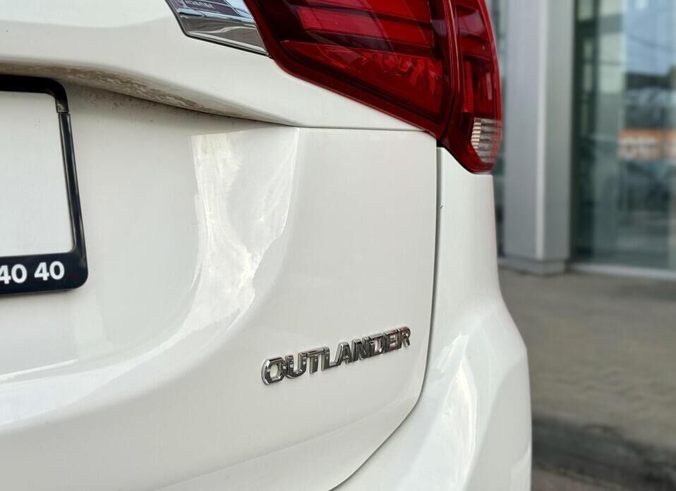 Mitsubishi Outlander, III Рестайлинг 2 2.4 CVT (167 л.с.) 4WD