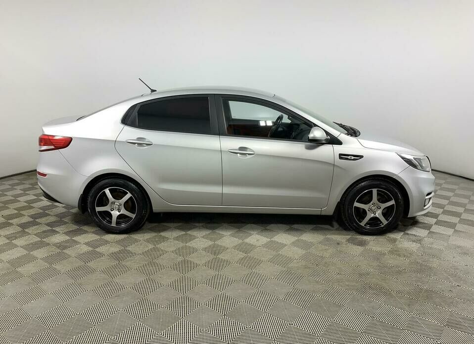 Kia Rio 1.6 AT (123 л.с.)