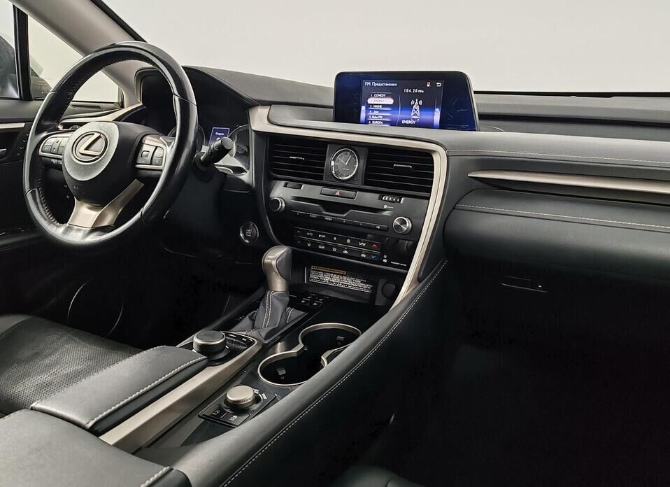 Lexus RX, IV 200t 2.0 AT (238 л.с.) 4WD
