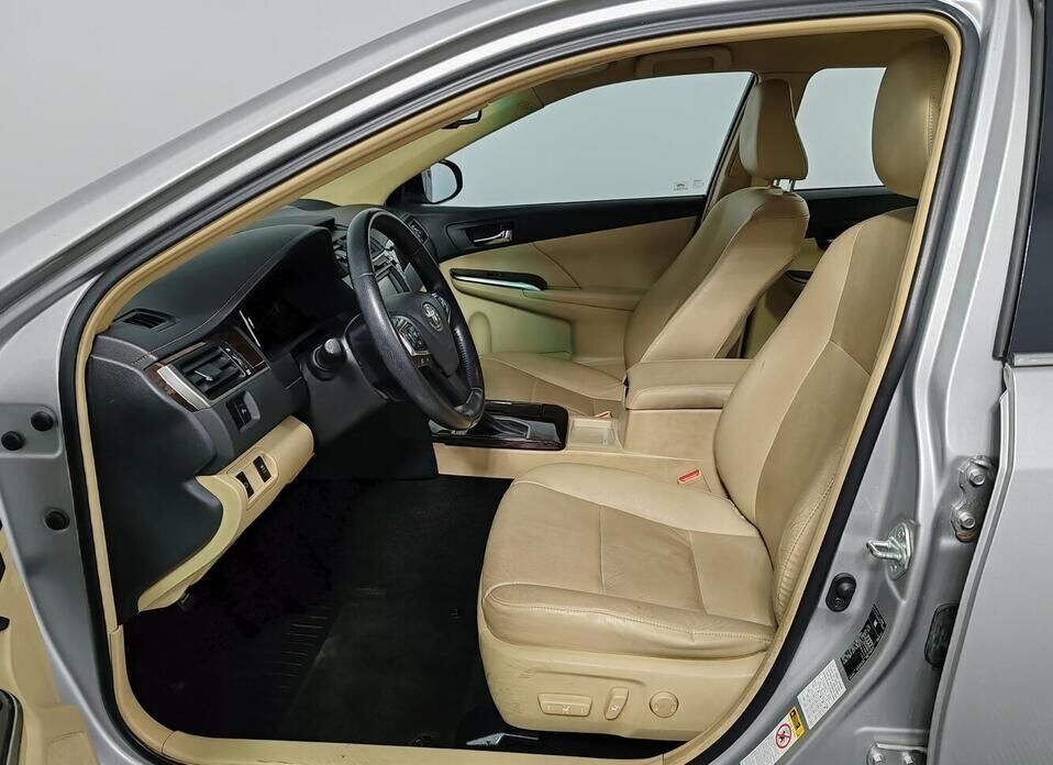 Toyota Camry, VII (XV50) Рестайлинг 2.5 AT (181 л.с.)