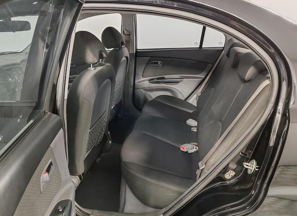 Kia Rio, II Рестайлинг 1.4 AT (95 л.с.)