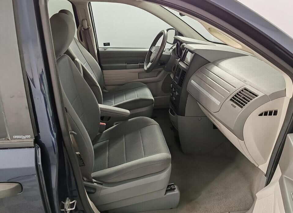 Dodge Caravan Grand 3.3 AT (173 л.с.)