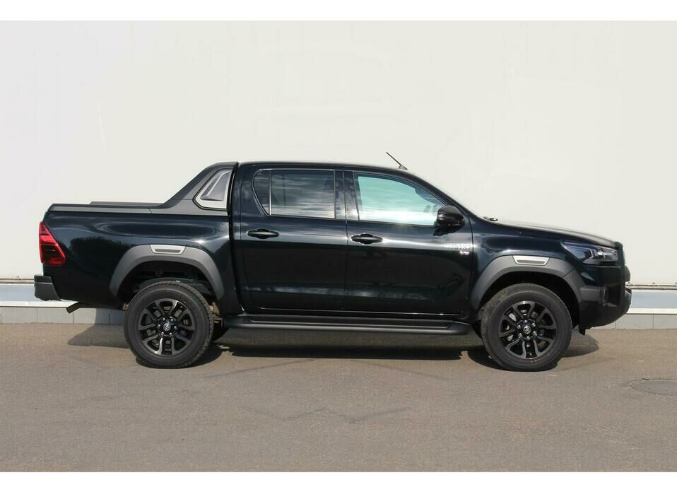 Toyota Hilux 4.0 AT (238 л.с.) 4WD
