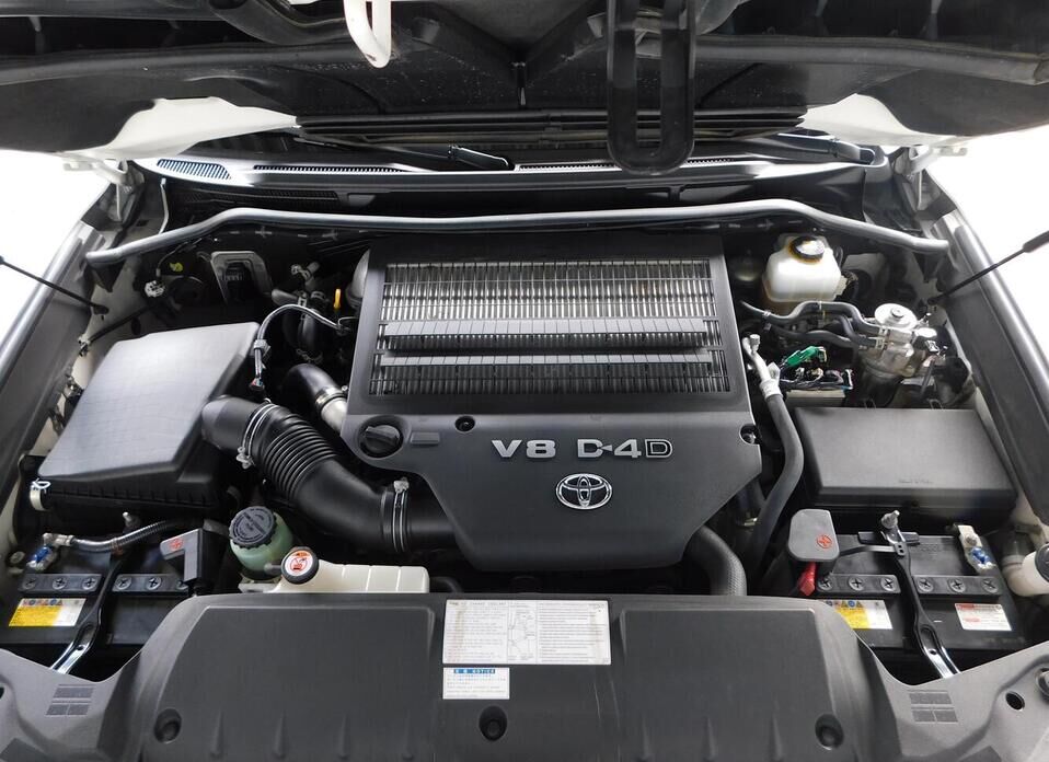 Toyota Land Cruiser, 200 Series Рестайлинг 2 4.5d AT (249 л.с.) 4WD