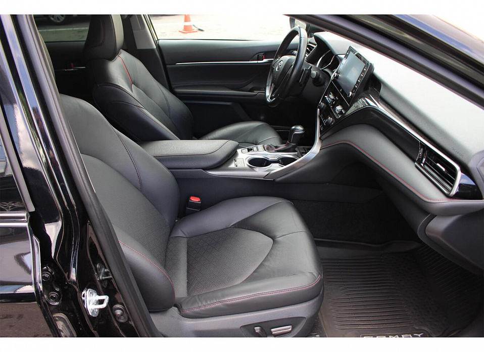 Toyota Camry, VIII (XV70) Рестайлинг 3.5 AT (249 л.с.)