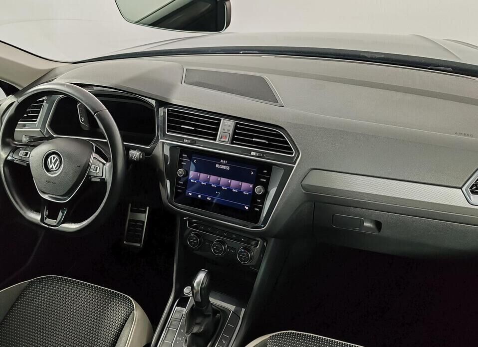 Volkswagen Tiguan 2.0d AMT (150 л.с.) 4WD