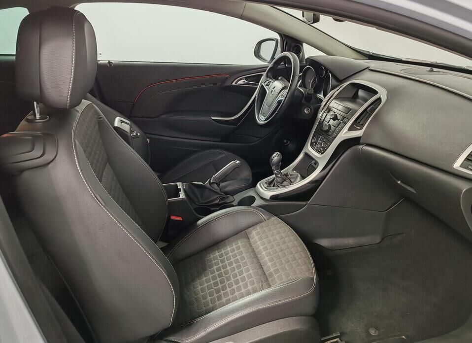 Opel Astra, J Рестайлинг GTC 1.6 MT (180 л.с.)