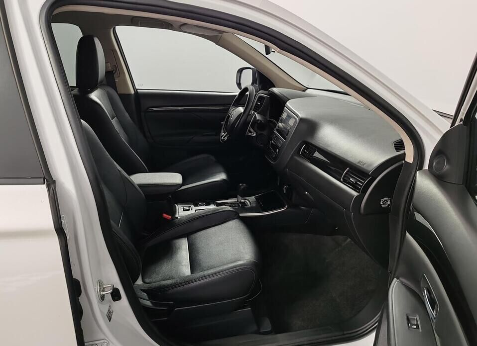 Mitsubishi Outlander 2.4 CVT (167 л.с.) 4WD