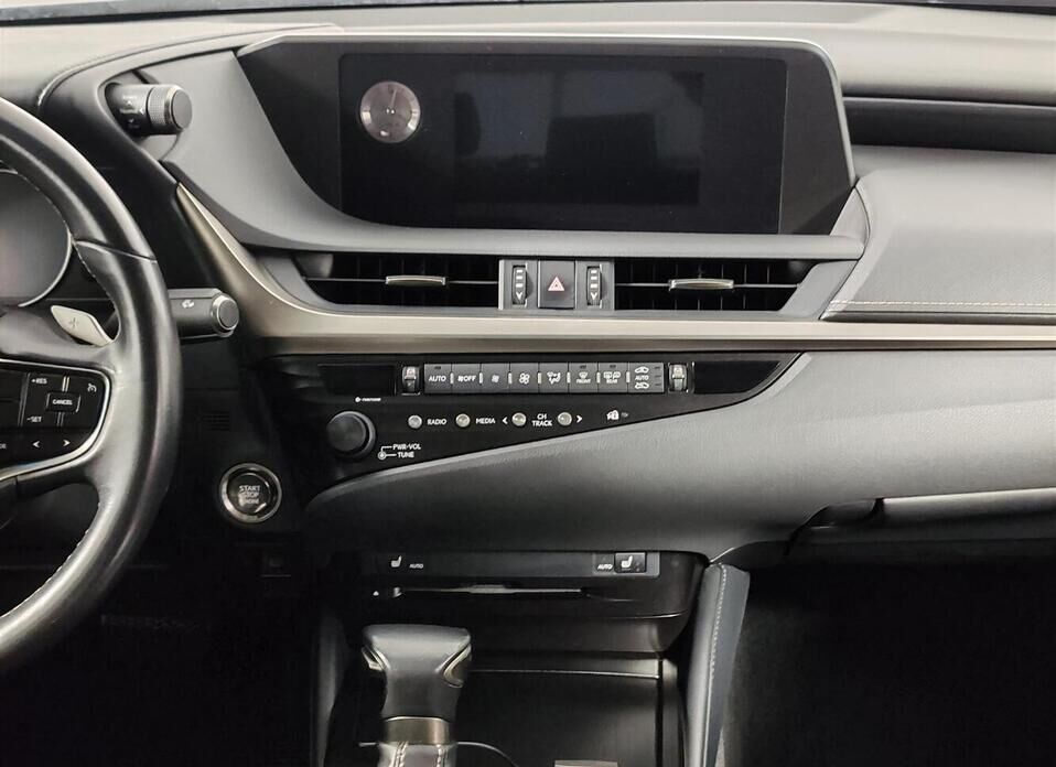 Lexus ES 250 2.5 AT (200 л.с.)